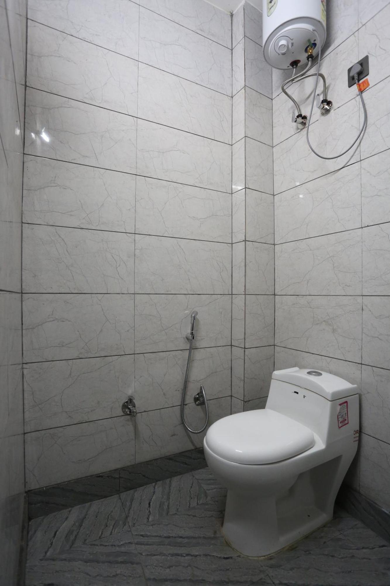 Hotel Twamev Couple Friendly Laxmi Nagar New Delhi Exterior photo